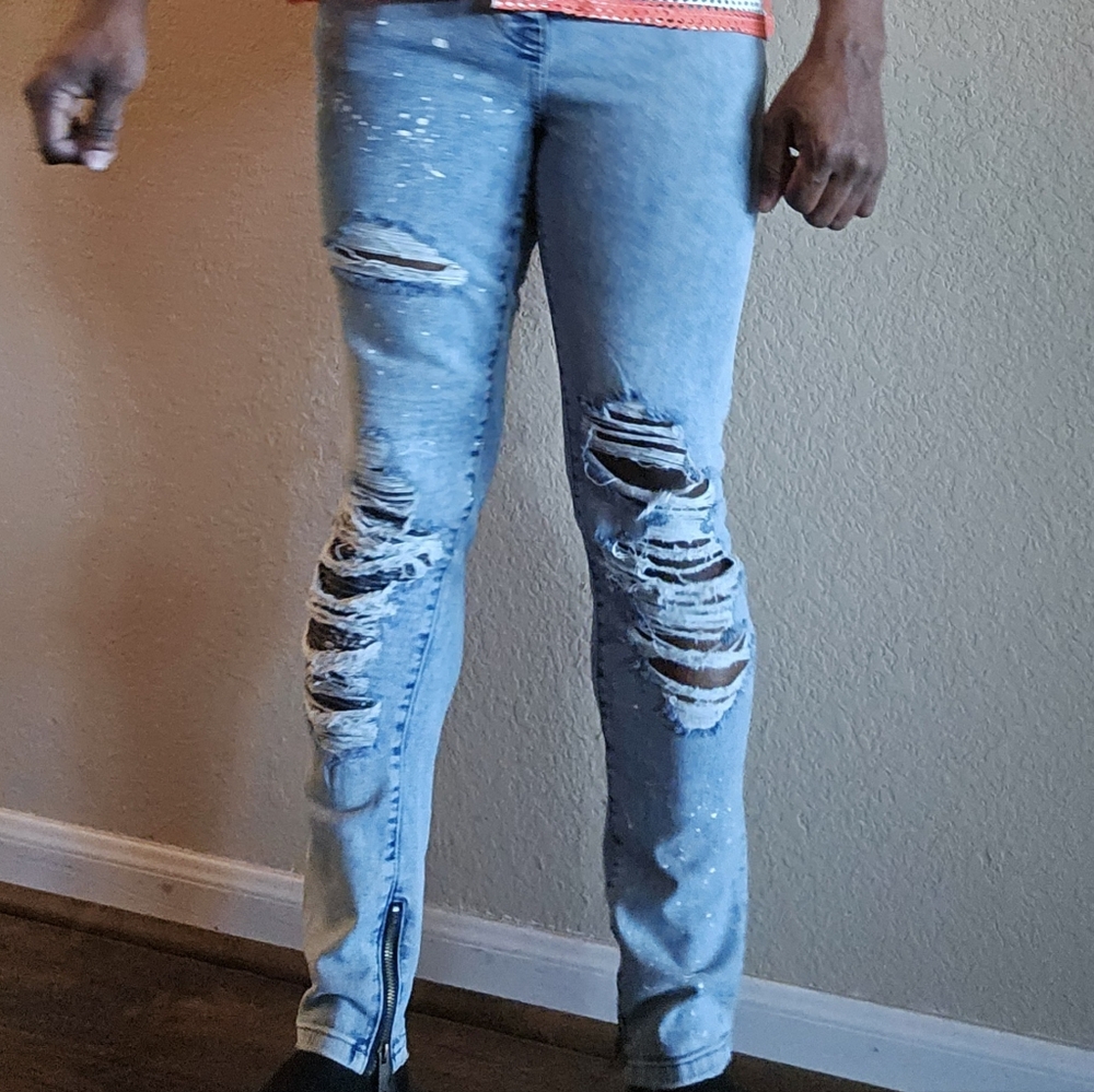 Boohoo Tapered Shredded Jeans